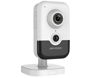 2МП IP Hikvision з PIR датчиком